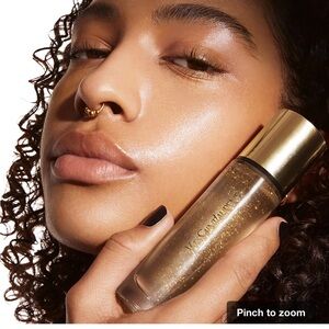 Yves Saint Laurent 
Touche Eclat Blur Face Primer